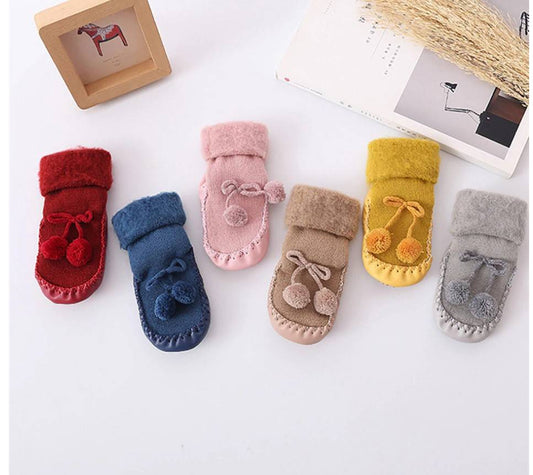 Baby's Pom Pom Winter Home Socks