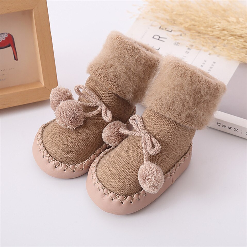Baby's Pom Pom Winter Home Socks