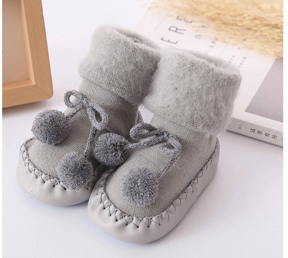 Baby's Pom Pom Winter Home Socks