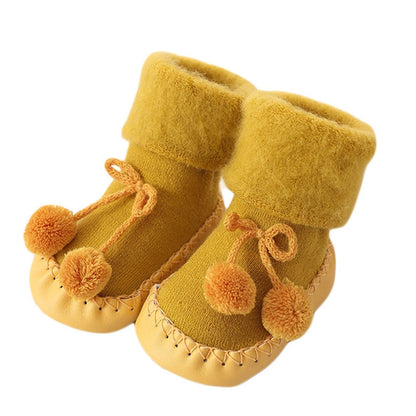 Baby's Pom Pom Winter Home Socks